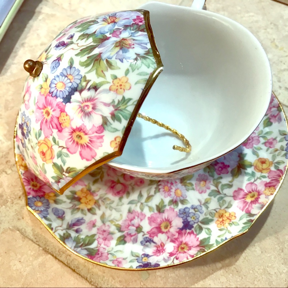 Decorative flower Tea Cup w/ umbrella top so cute.